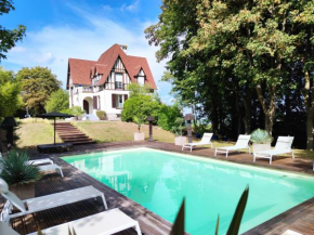 Villa avec vue et piscine à moins d'1h de Paris